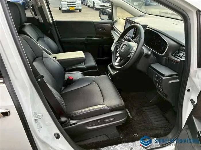 Honda Odyssey 2.0e HEV Absolute EX 2022 — миниатюра 2