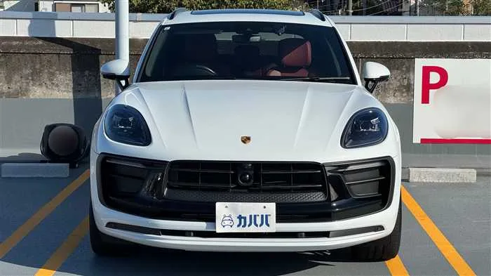 Porsche Macan T 2023 — миниатюра 2
