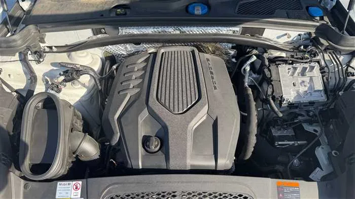 Porsche Macan T 2023 — миниатюра 4