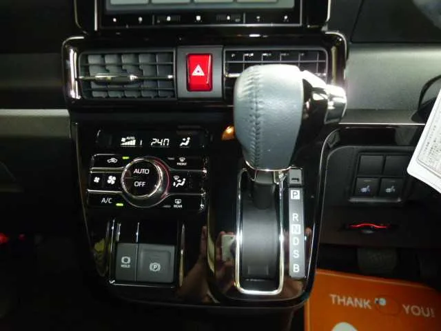 Daihatsu Tanto Custom 2024 — миниатюра 4