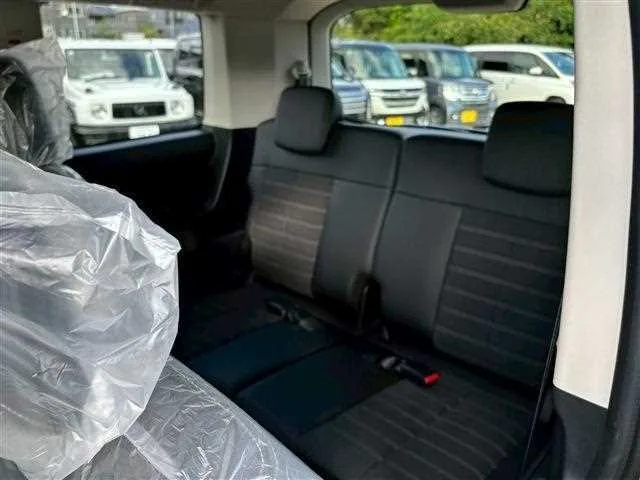 Mitsubishi Delica D:5 2025 — миниатюра 2