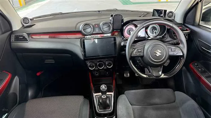 Suzuki Swift 2022 — миниатюра 2