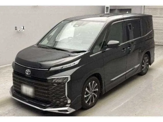 Toyota Voxy 2024 — фото 1, купить с доставкой в Москву