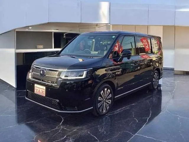 Honda Step WGN 2025 — фото 1, купить с доставкой в Москву