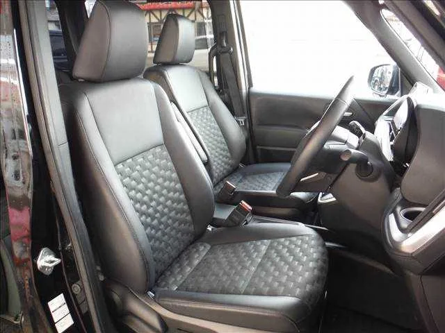 Toyota Voxy 2022 — миниатюра 5