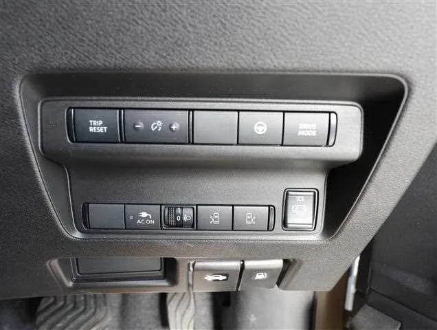 Nissan Serena e-4ORCEHighway Star V 2025 — миниатюра 5