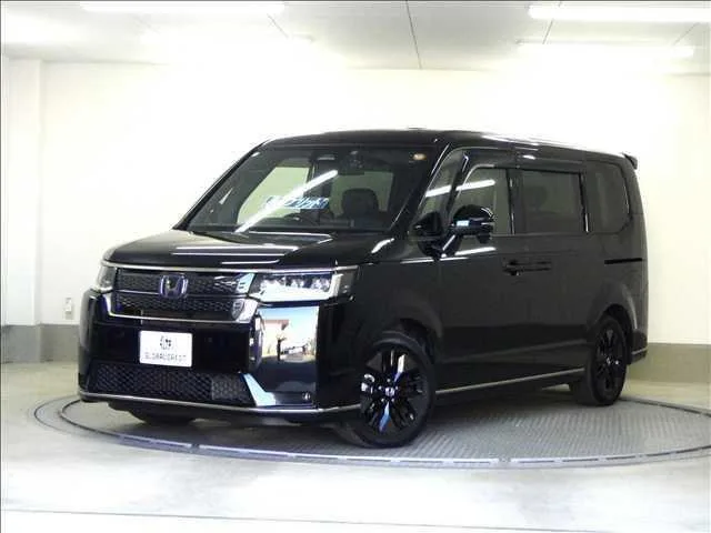 Honda Step WGN 2023 — фото 1, купить с доставкой в Москву