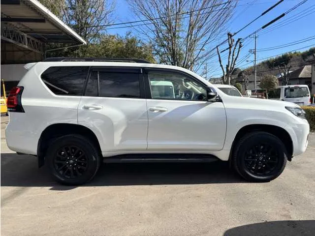 Toyota Land Cruiser Prado 2023 — миниатюра 4