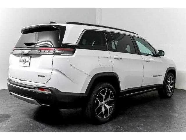 Jeep Commander 2023 — миниатюра 3