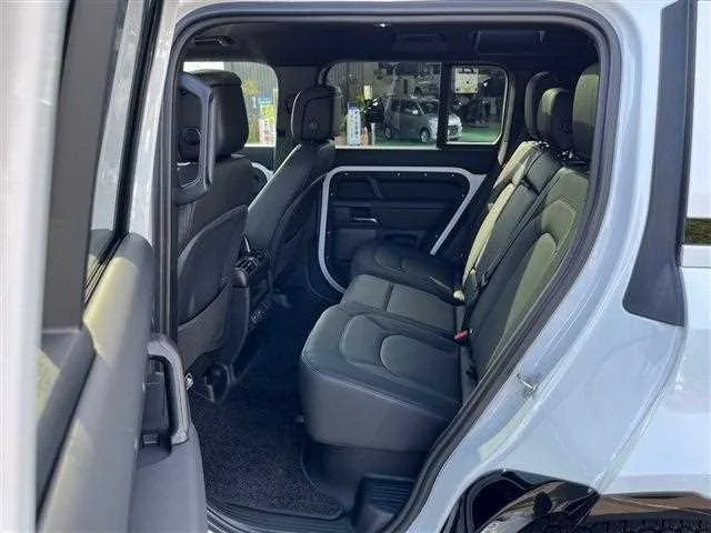 Land Rover Defender 2024 — миниатюра 4