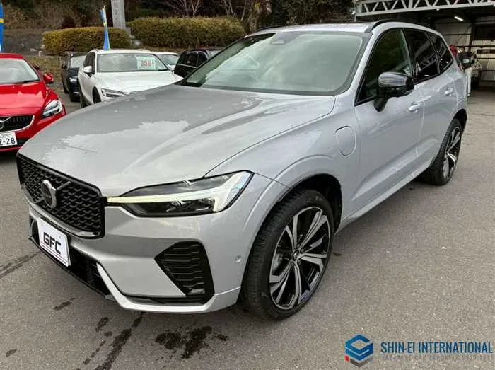 Volvo XC60 Recharge Ultimate T6 AWD PlugIn Hybrid 4WD 2024 — фото 1, купить с доставкой в Москву