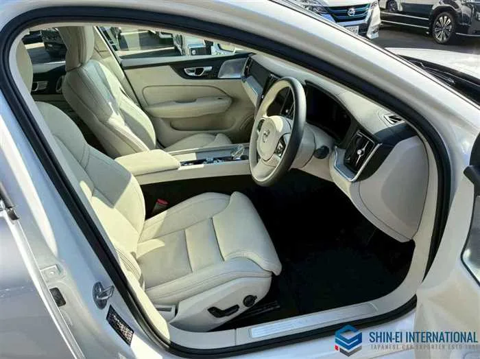 Volvo S60 Ultimate B4/Panoramic SR 2024 — миниатюра 2