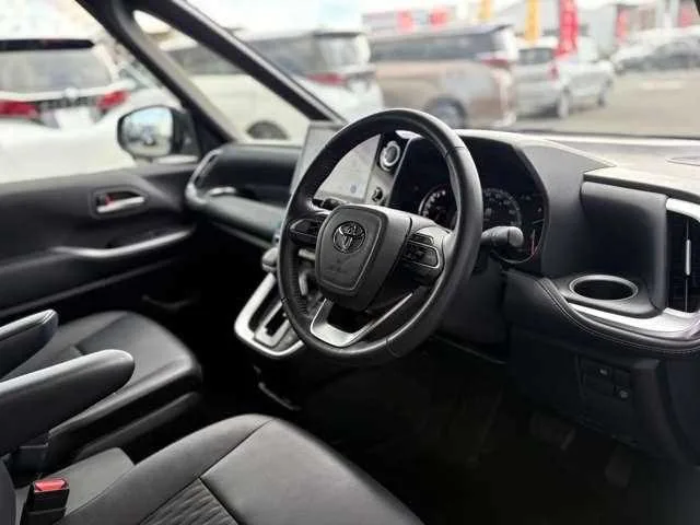 Toyota Noah 2023 — миниатюра 4