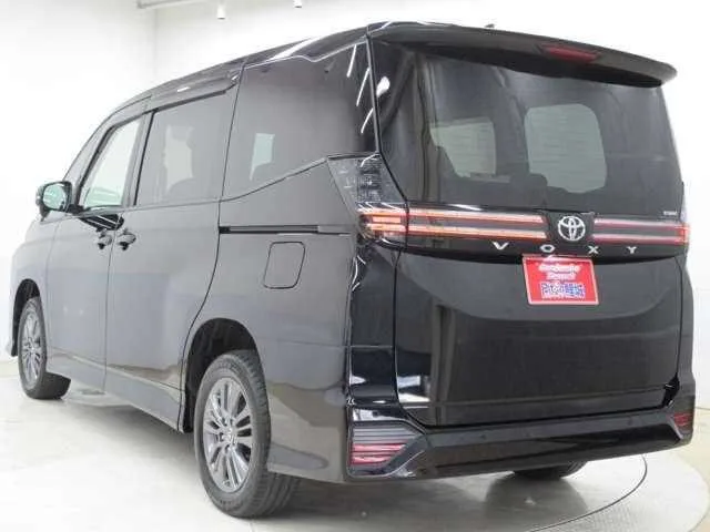 Toyota VOXY 2022 — миниатюра 3