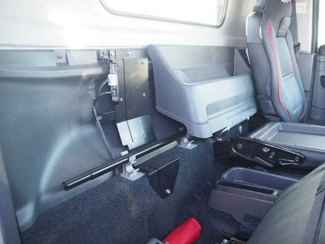 Isuzu ELF TRUCK SE CUSTOM 2024 — миниатюра 3
