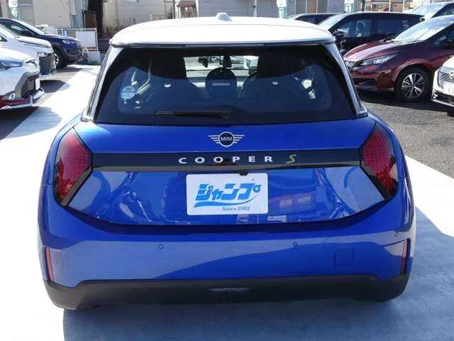 Rover Mini CooperSE 3 2024 — миниатюра 2