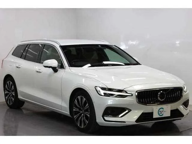 Volvo V60 2022 — миниатюра 2