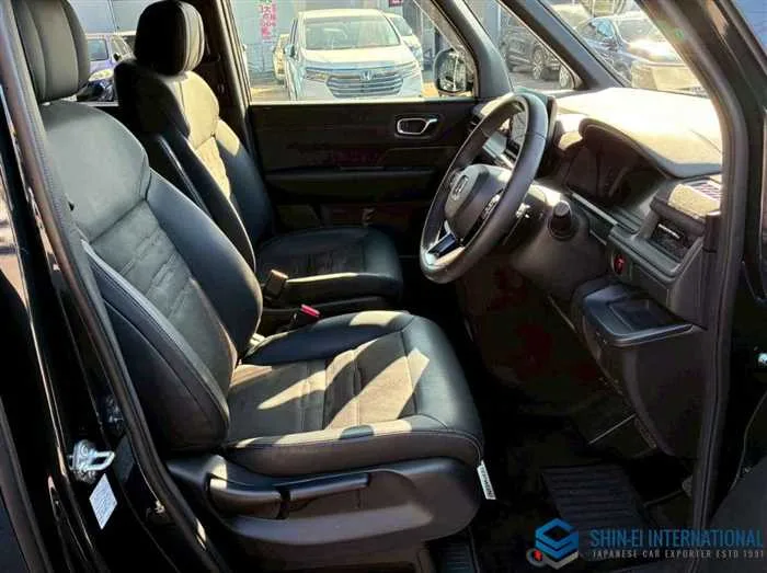Honda Step WGN 2.0e HEV Spada Premium Line 2022 — миниатюра 5