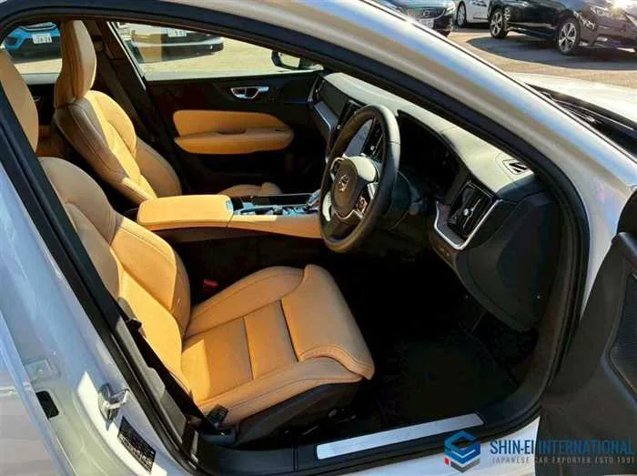 Volvo S60 Recharge Ultimate T6 AWD Plug In Hybrid/SR 2024 — миниатюра 2