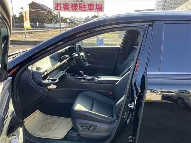 Toyota Crown Estate 2025 — миниатюра 5
