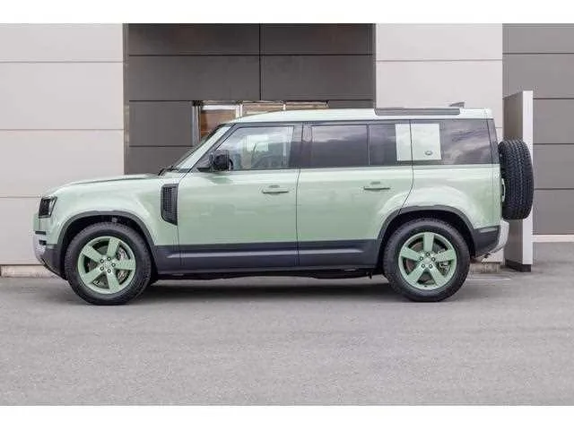Land Rover Defender 2023 — миниатюра 4