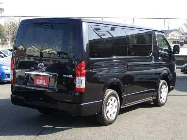 Toyota Hiace Van 2023 — миниатюра 2