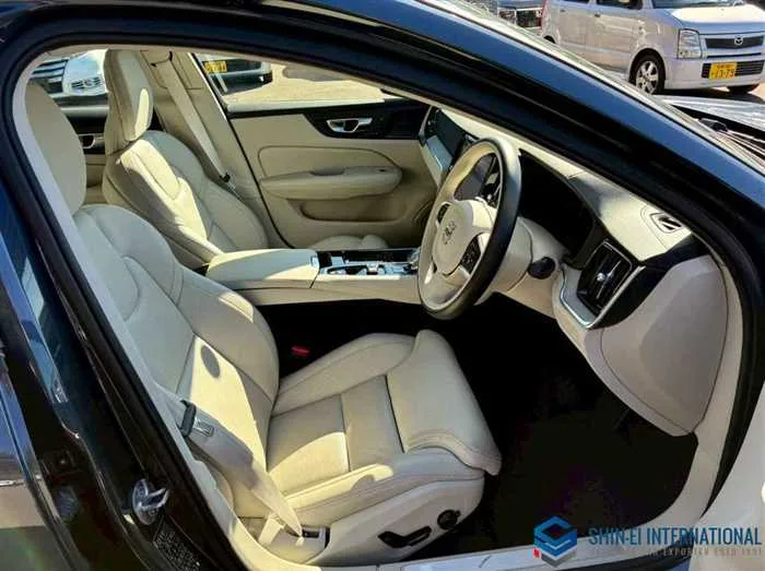 Volvo S60 Recharge Ultimate T6 AWD Plug In Hybrid/SR 2024 — миниатюра 2