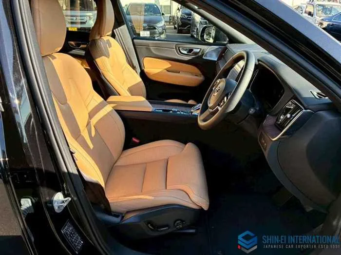 Volvo XC60 Recharge Ultimate T6 AWD PlugIn Hybrid 4WD 2024 — миниатюра 2