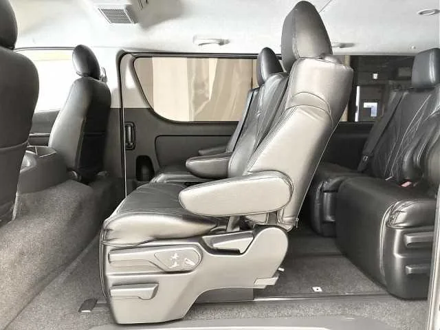 Toyota Hiace Wagon 2023 — миниатюра 2