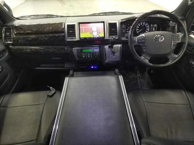 Toyota HIACE VAN 2022 — миниатюра 3