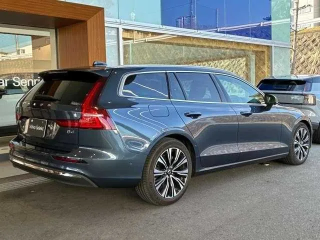 Volvo V60 2025 — миниатюра 4