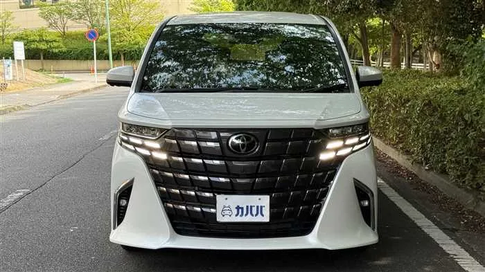 Toyota Alphard Z E-Four 2024 — миниатюра 2