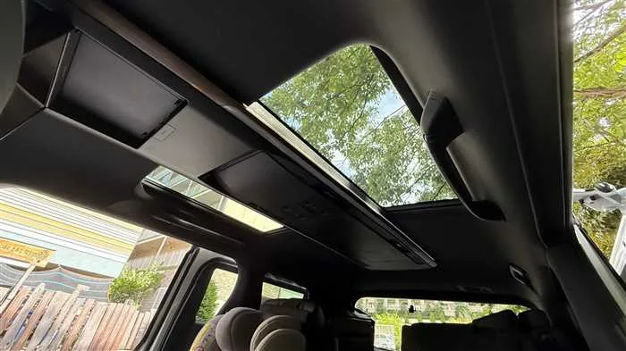 Toyota Alphard Z E-Four 2024 — миниатюра 3