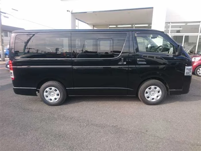 Toyota HIACE VAN 2022 — миниатюра 3