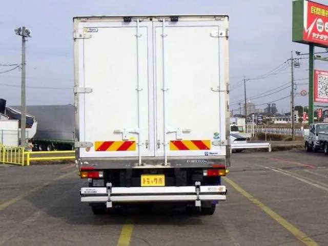 Mitsubishi Fuso Canter 2023 — миниатюра 5