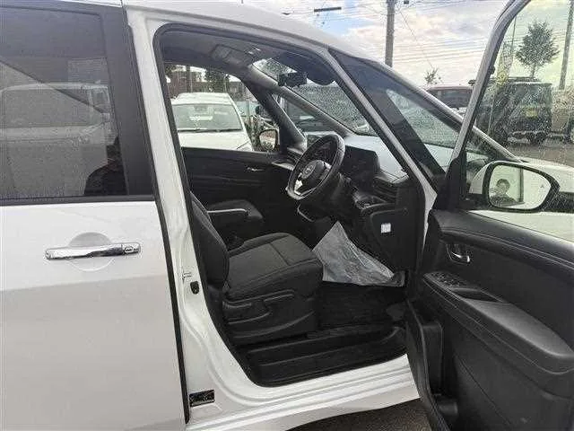 Nissan Serena 2023 — миниатюра 4