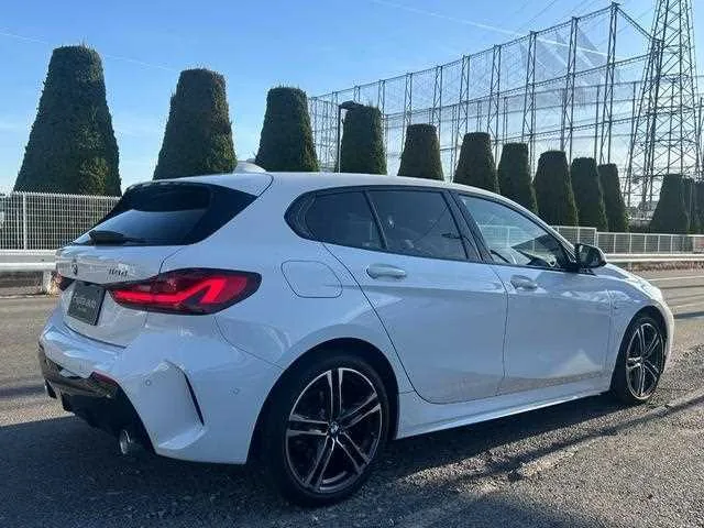 BMW 1 Series 2023 — миниатюра 4