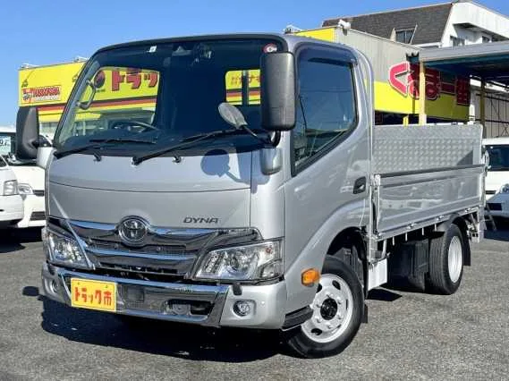 Toyota DYNA TRUCK 2022 — фото 1, купить с доставкой в Москву