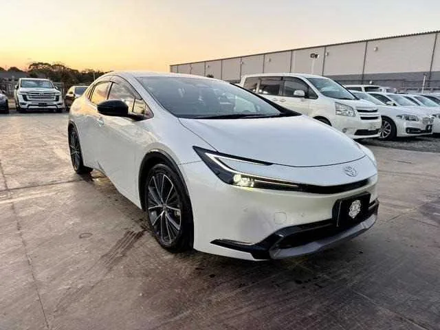 Toyota Prius 2023 — миниатюра 2