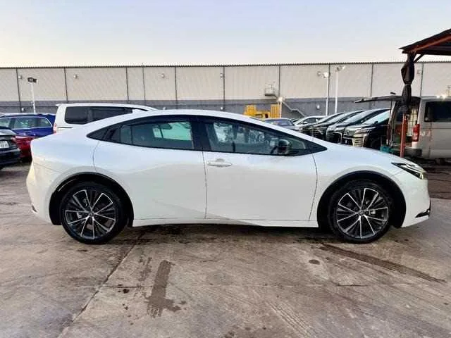 Toyota Prius 2023 — миниатюра 3