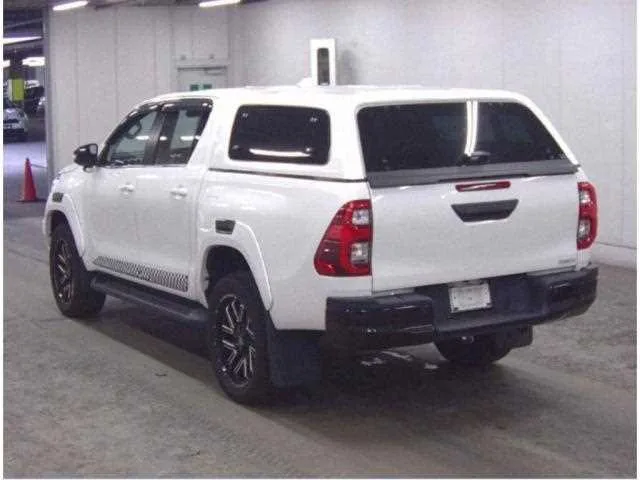 Toyota Hilux 2023 — миниатюра 2