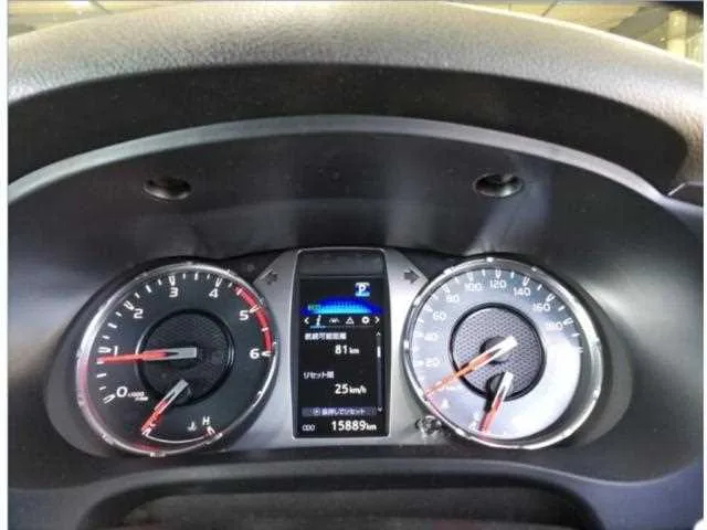 Toyota Hilux 2023 — миниатюра 3