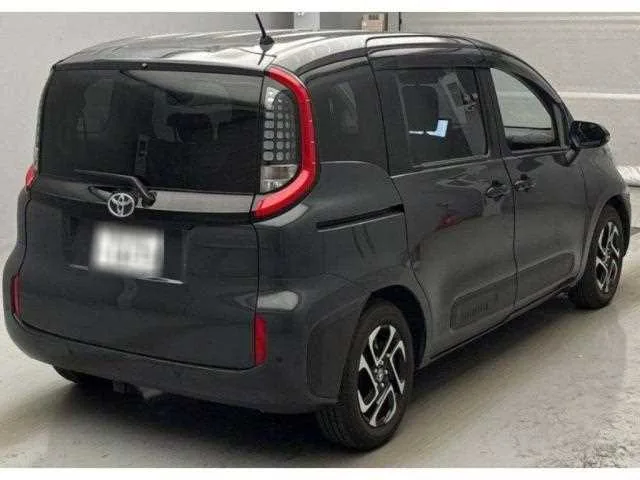 Toyota SIENTA 2022 — миниатюра 2