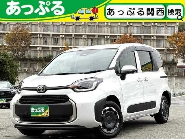 Toyota Sienta 2025 — фото 1, купить с доставкой в Москву