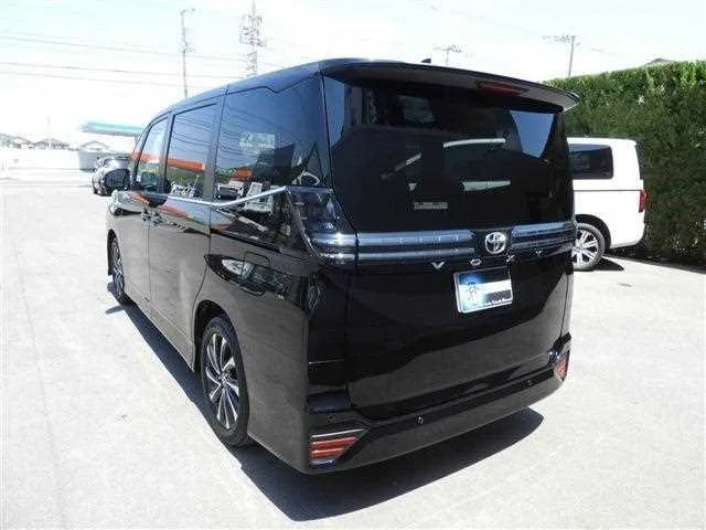 Toyota Voxy 2024 — миниатюра 4