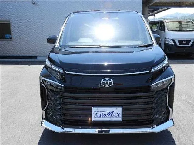 Toyota Voxy 2024 — миниатюра 5