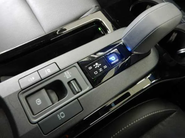 Toyota Prius 2024 — миниатюра 3