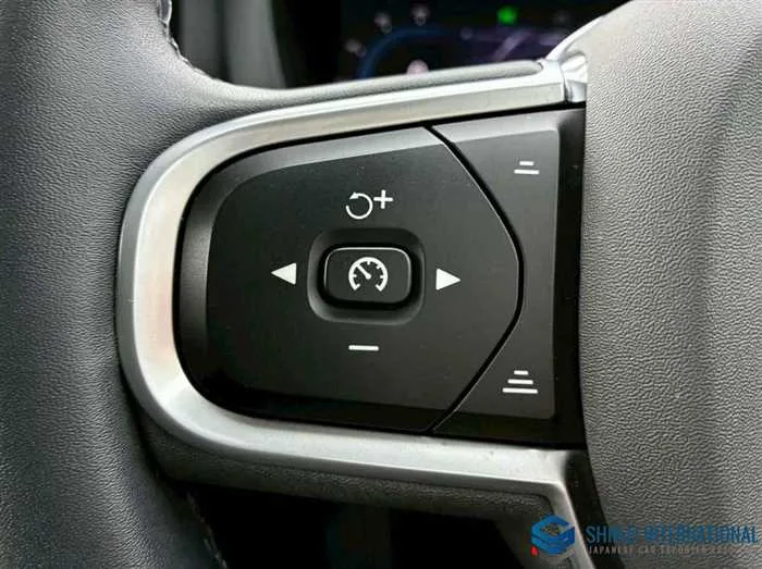 Volvo XC60 B5 AWD Momentum 4WD/Panoramic SR 2022 — миниатюра 4