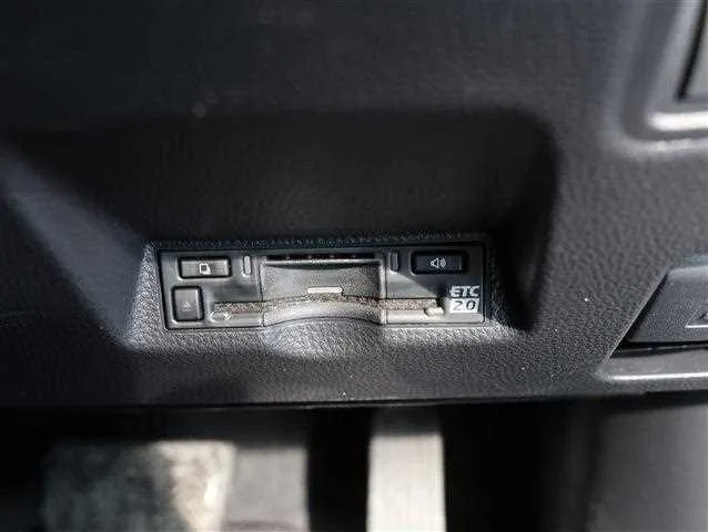 Toyota Yaris Cross HYBRID Z 2025 — миниатюра 3