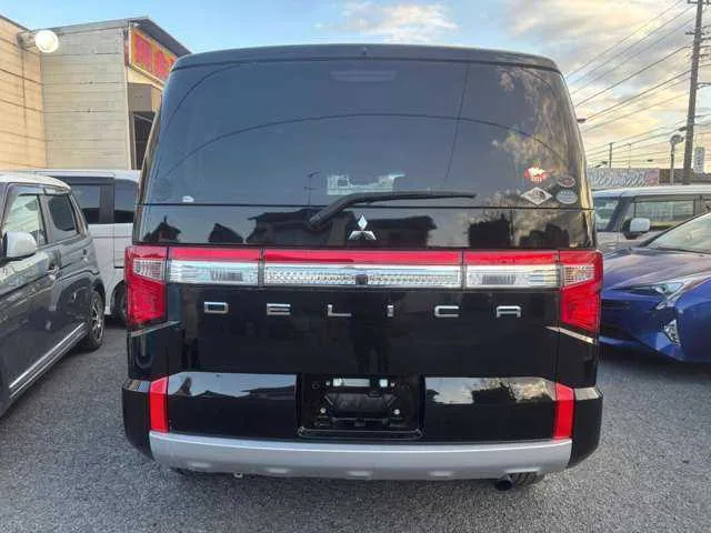 Mitsubishi Delica D:5 2023 — миниатюра 3